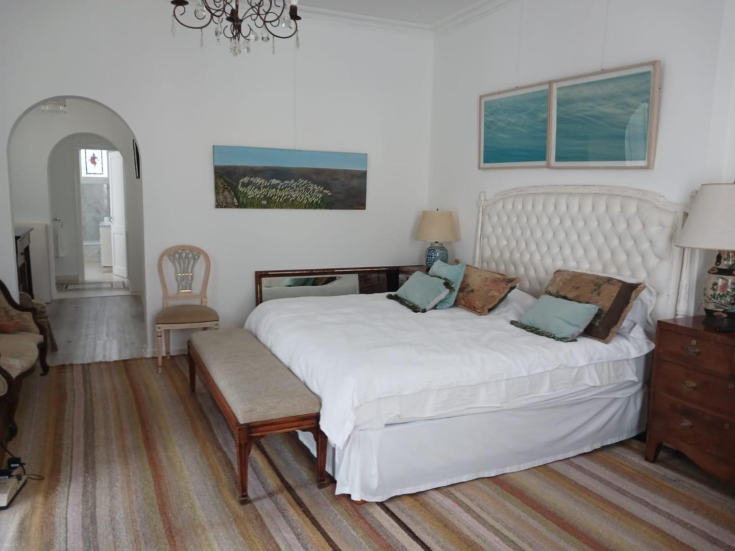 Casa 10 ambientes con 5 baños