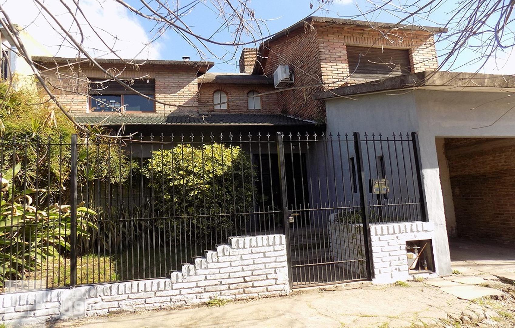 CHALET 4 AMBIENTES – Bº LUNA