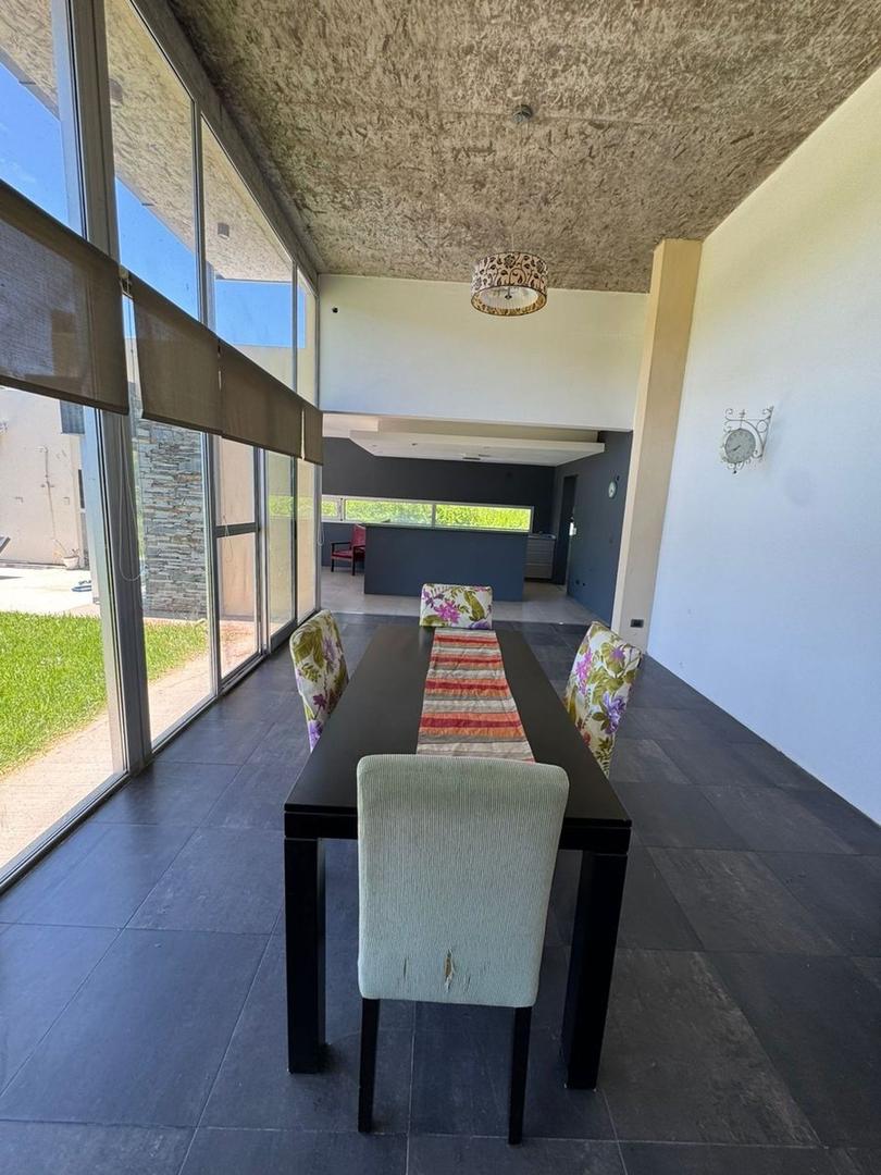 Quinta en Venta en Barrio El Cazador, USD 210.000