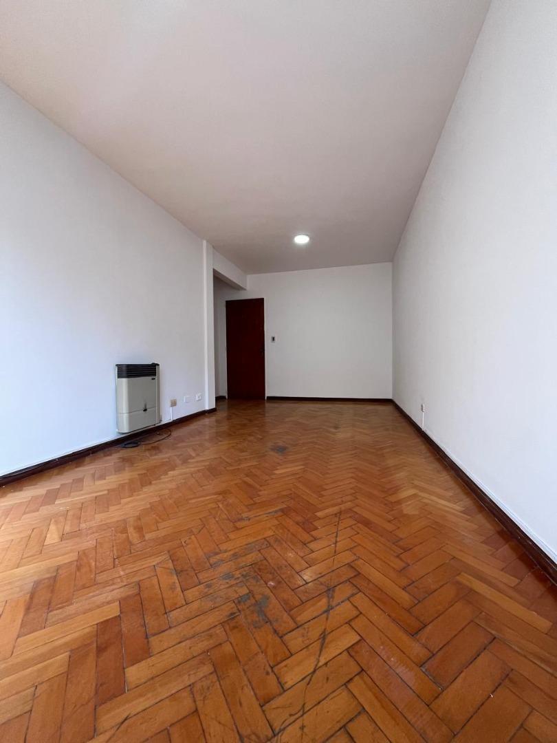 Departamento de tres dormitorios. 9 de Julio 1063