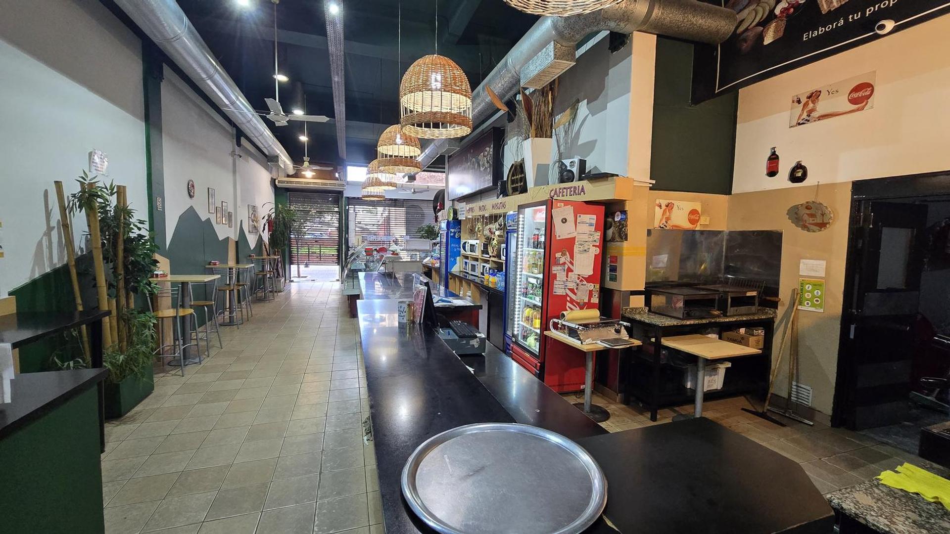 EXCELENTE LOCAL COMERCIAL DE 464m2 ENTRE PLANTA BAJA Y SOTANO EN VENTA. CAPITAL FEDERAL