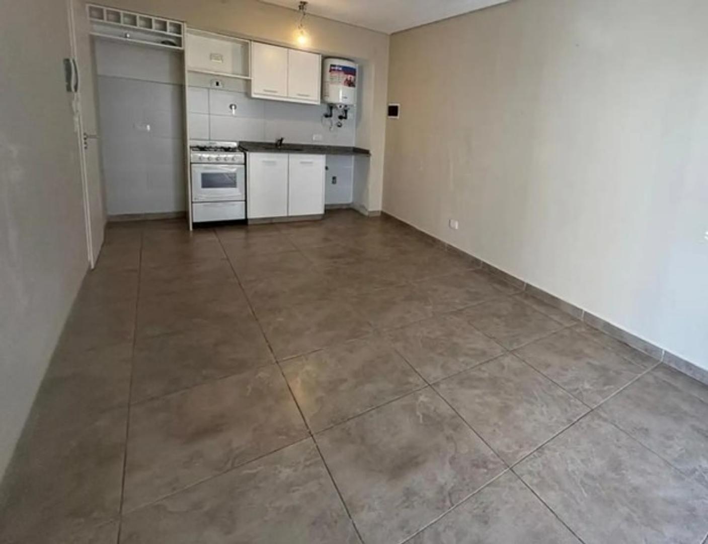 Departamento en Alquiler en Castelar, $ 500.000