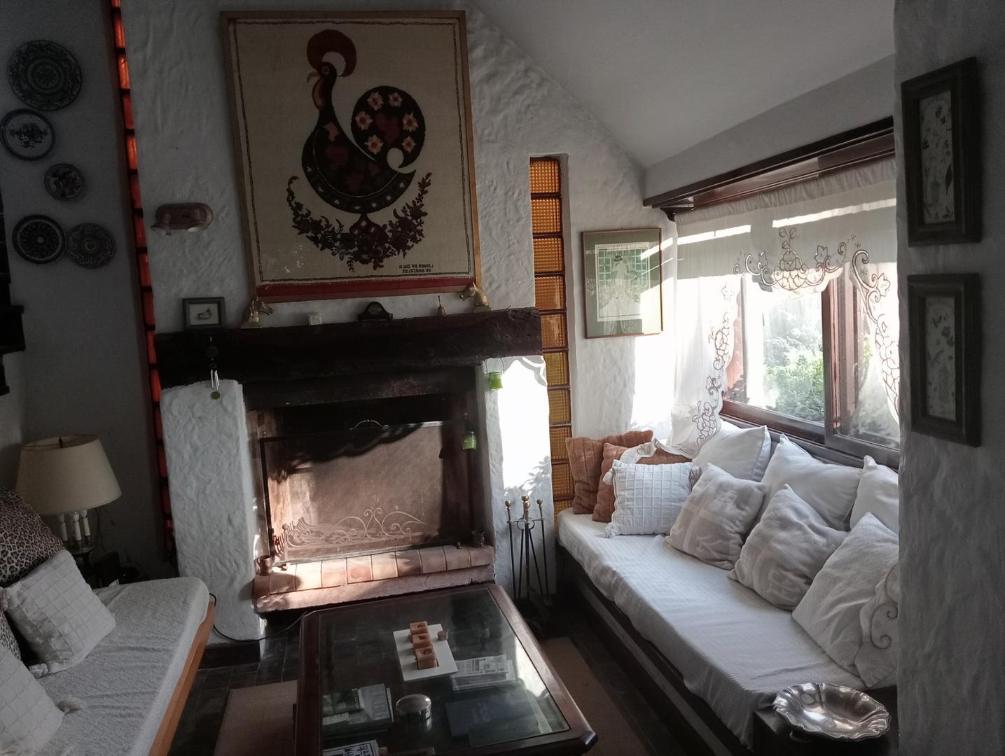 Casa 3 ambientes con 2 baños