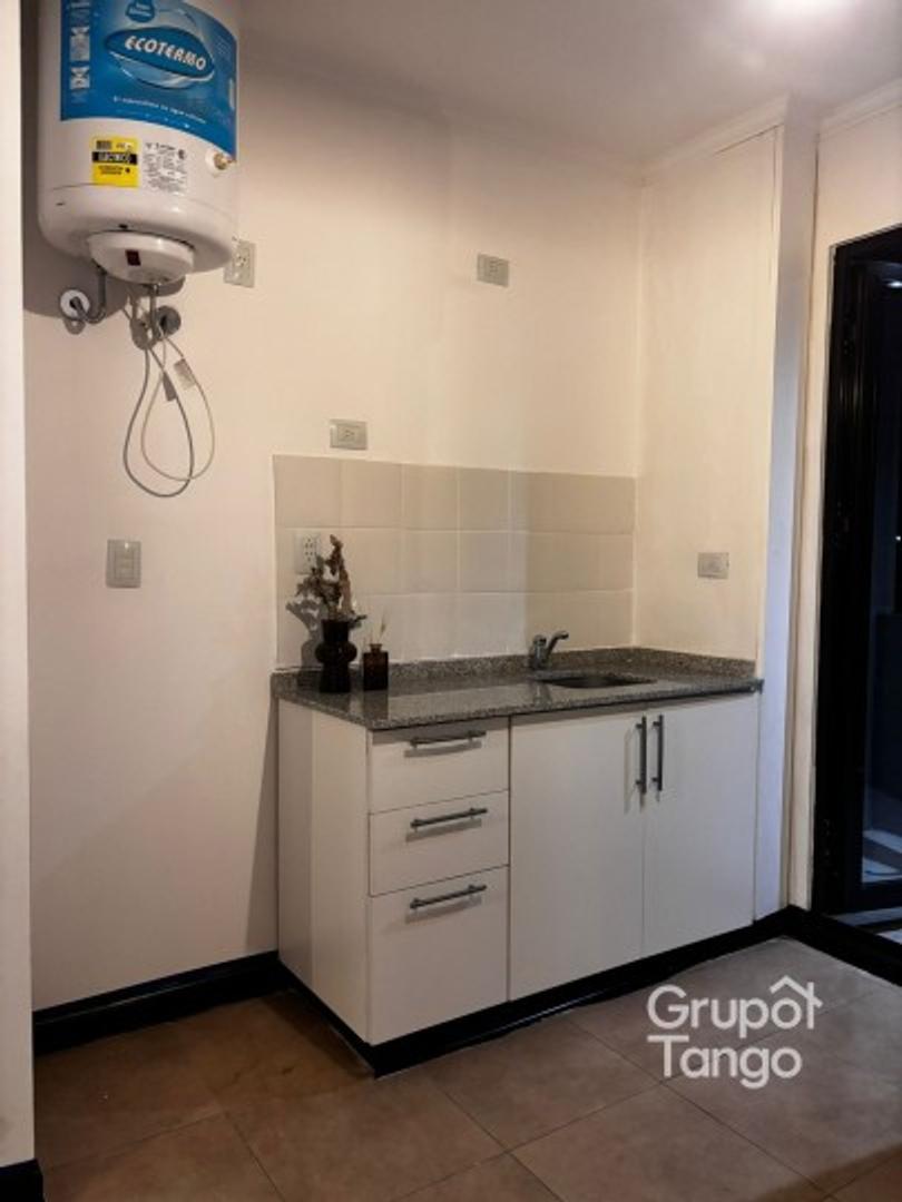 Av. Independencia 3381 , Piso 11