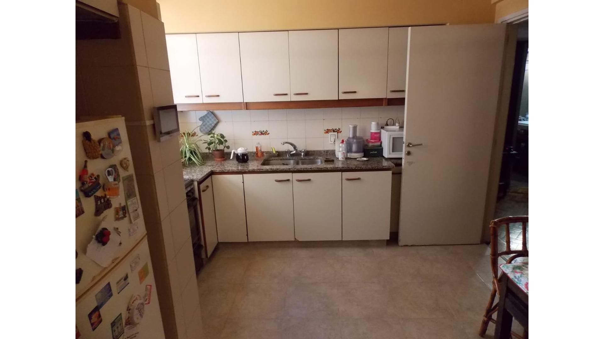 Excelente 3 amb c/dependencia. Muy luminoso