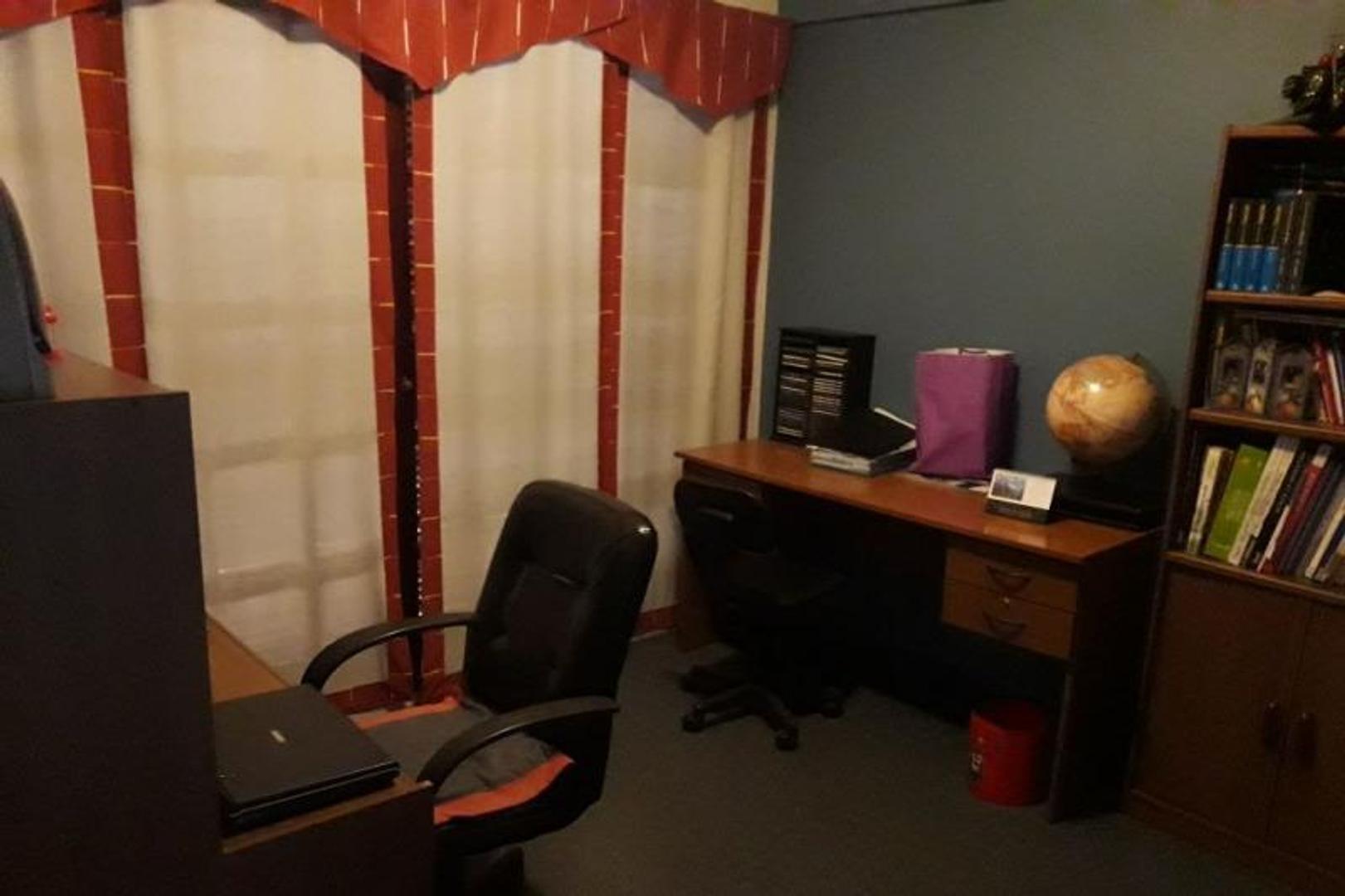 Casa en Venta con 4 cocheras