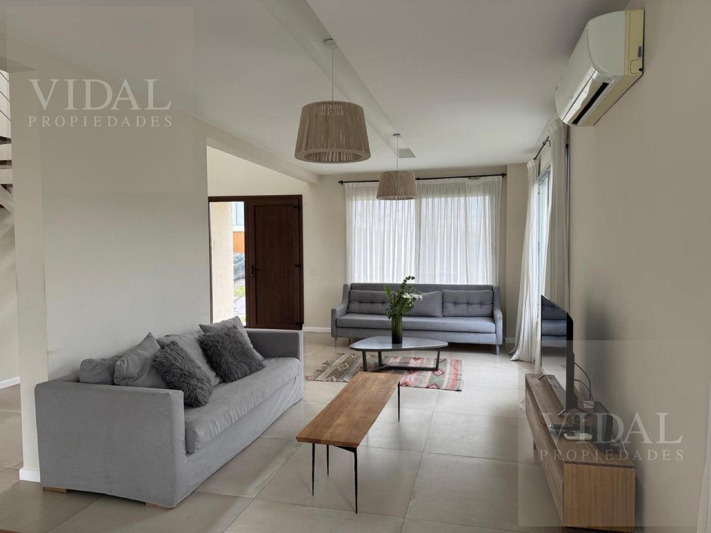 Casa en Alquiler de 3 dormitorios