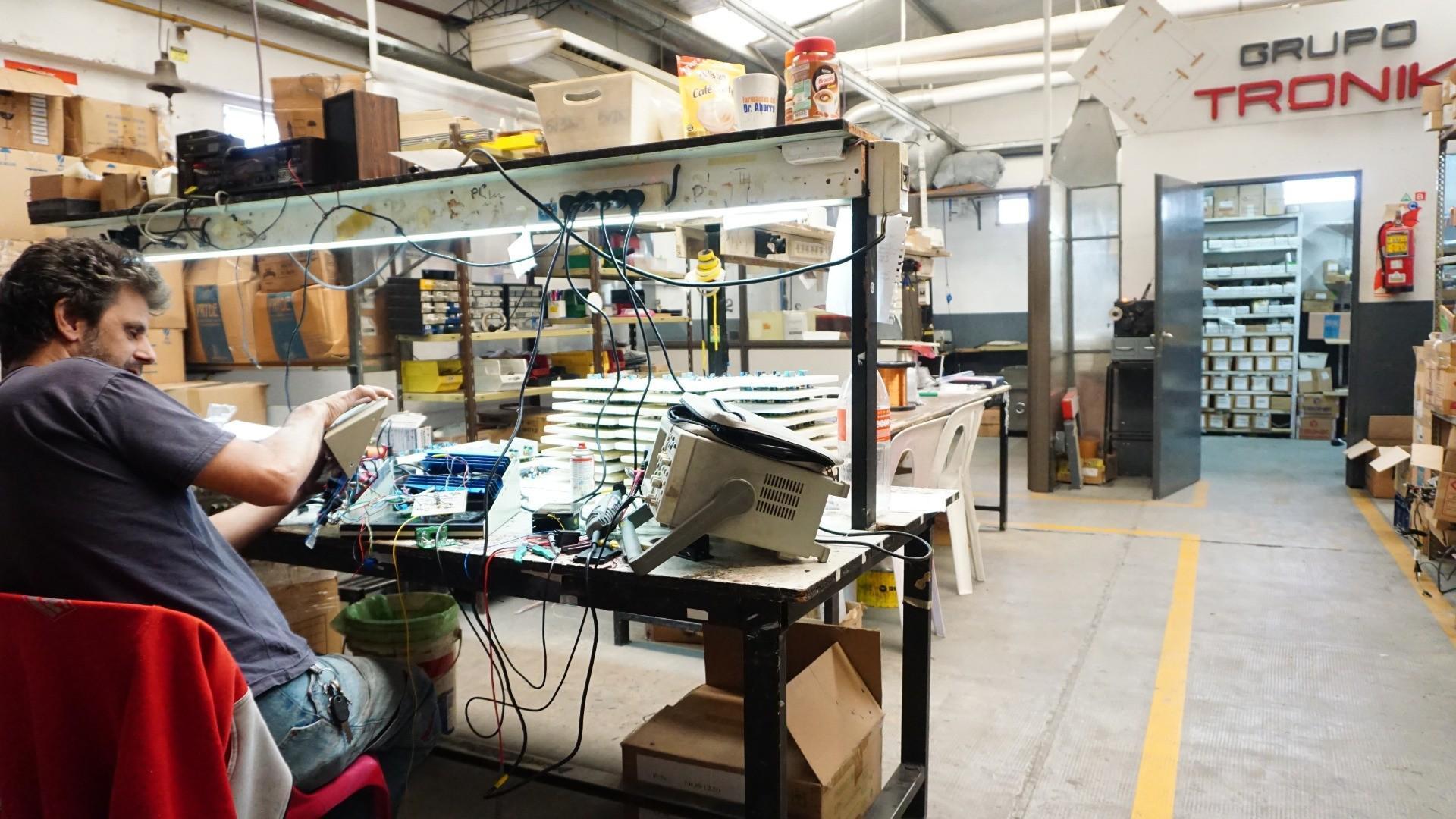 EXCELENTE EDIFICIO EN 2 PLANTAS APTO TODO DESTINO