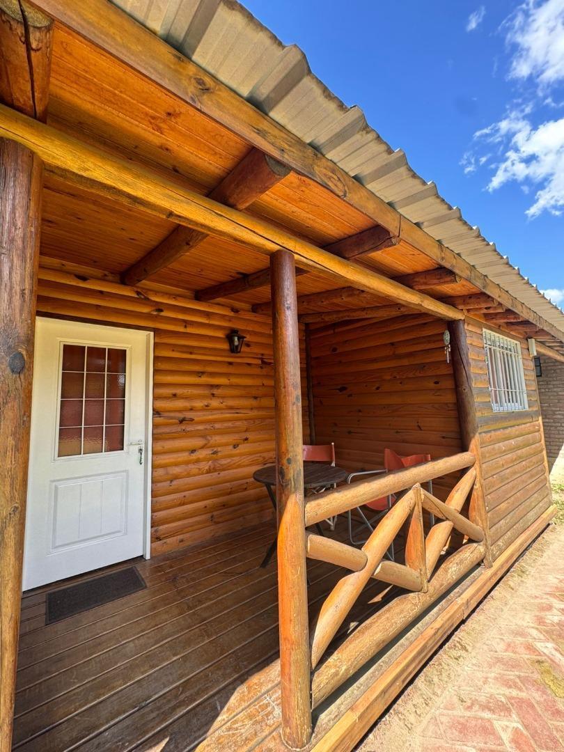 Casa 2 ambientes con 2 baños