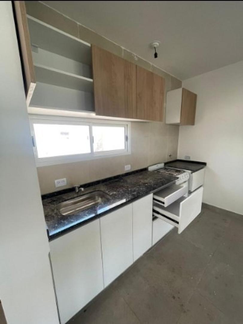 Depto Tipo Casa 4 ambientes con 2 baños