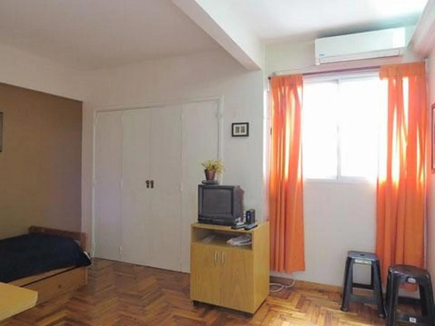 Malabia 2400, Piso 4