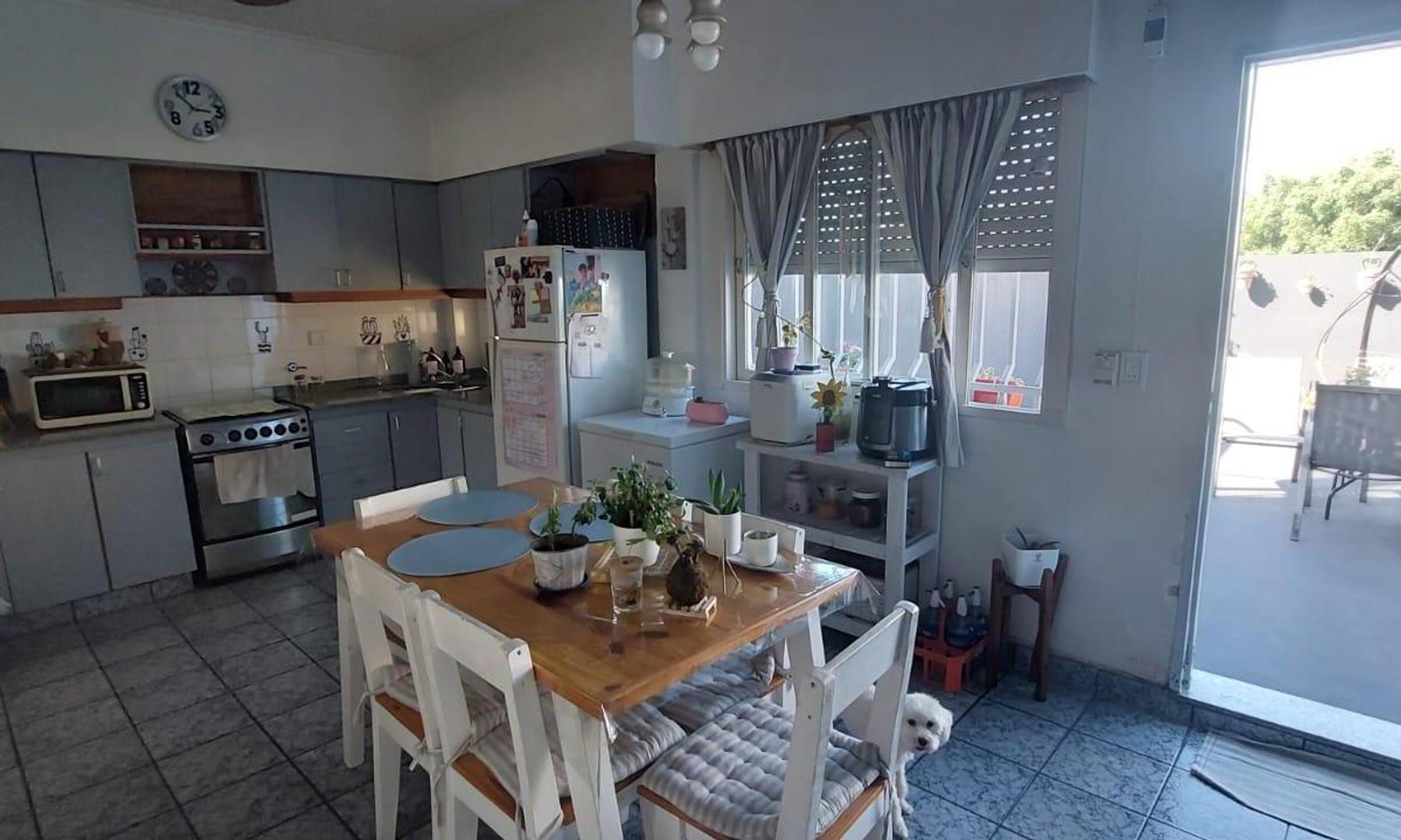 Alfredo Palacios 2418