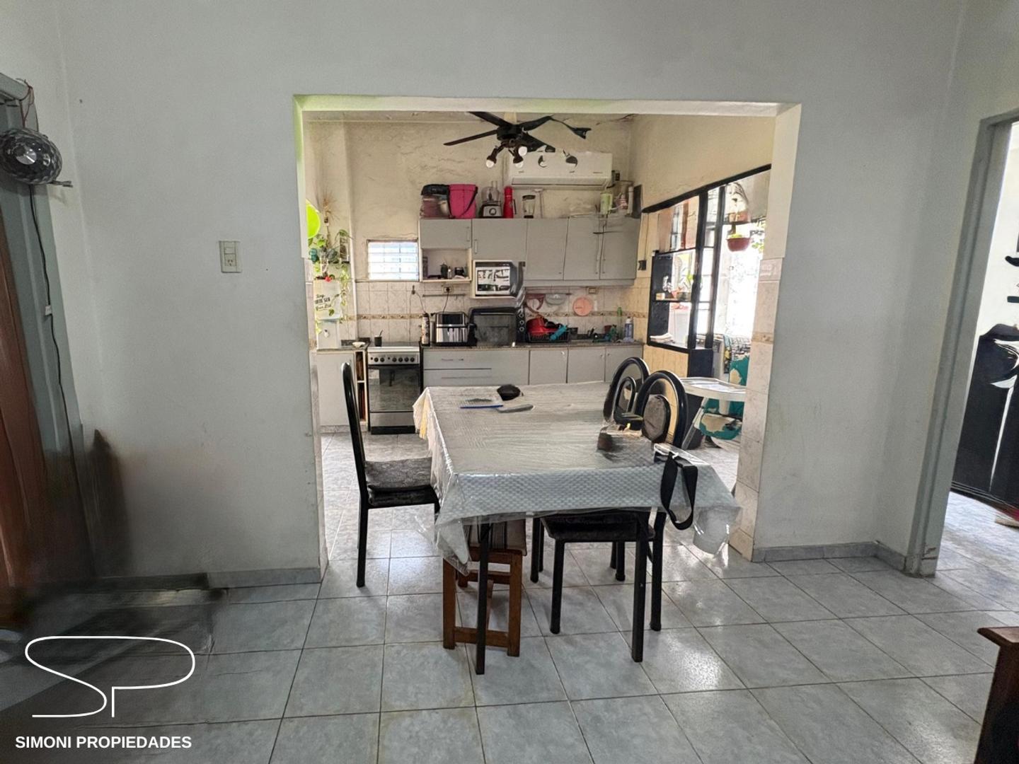 Casa en Venta con 3 cocheras