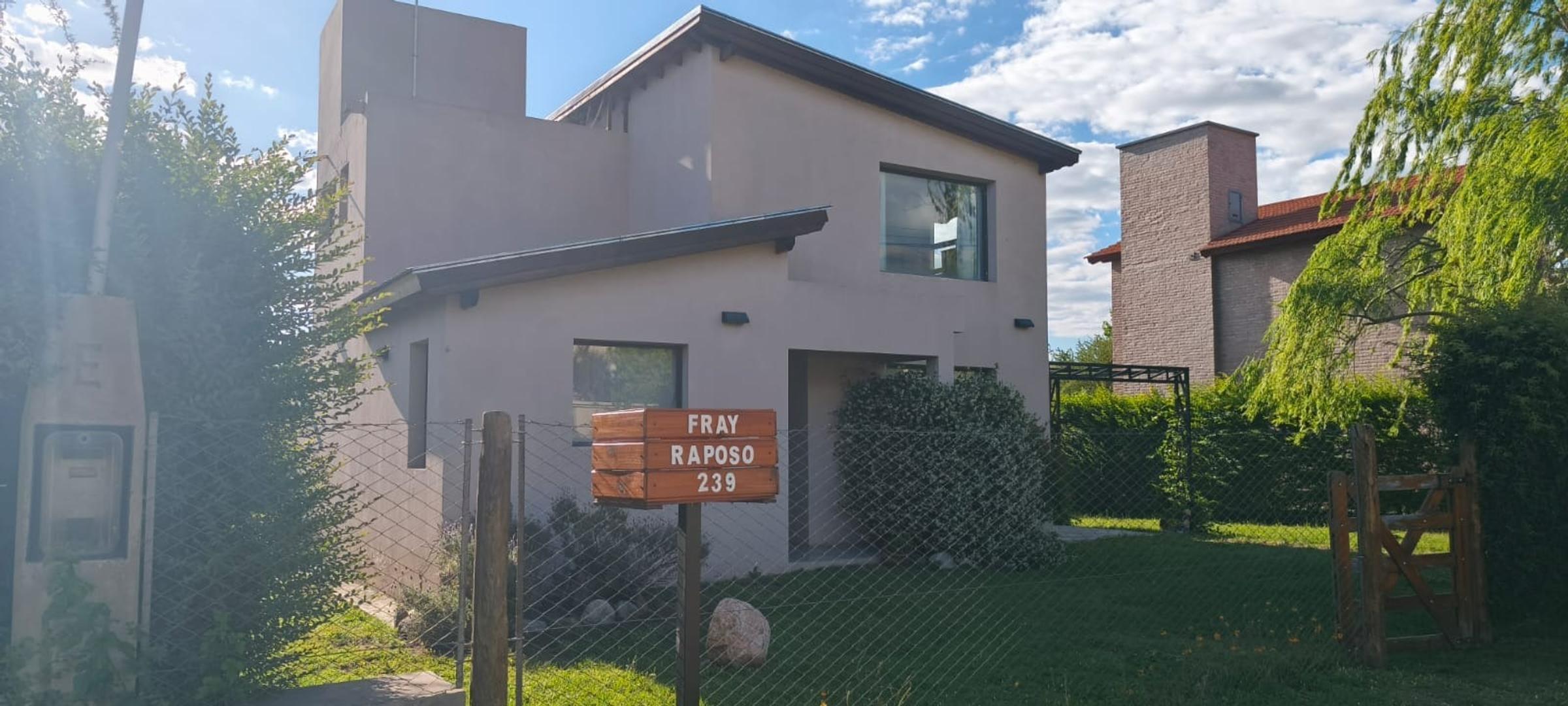 Casa en Venta en Nuevo Merlo, USD 215.000