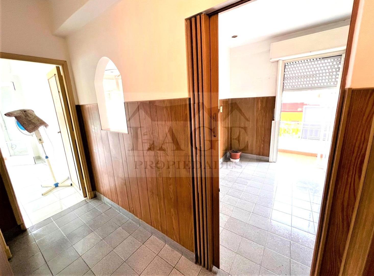 Blanco Encalada 900 , Piso 1