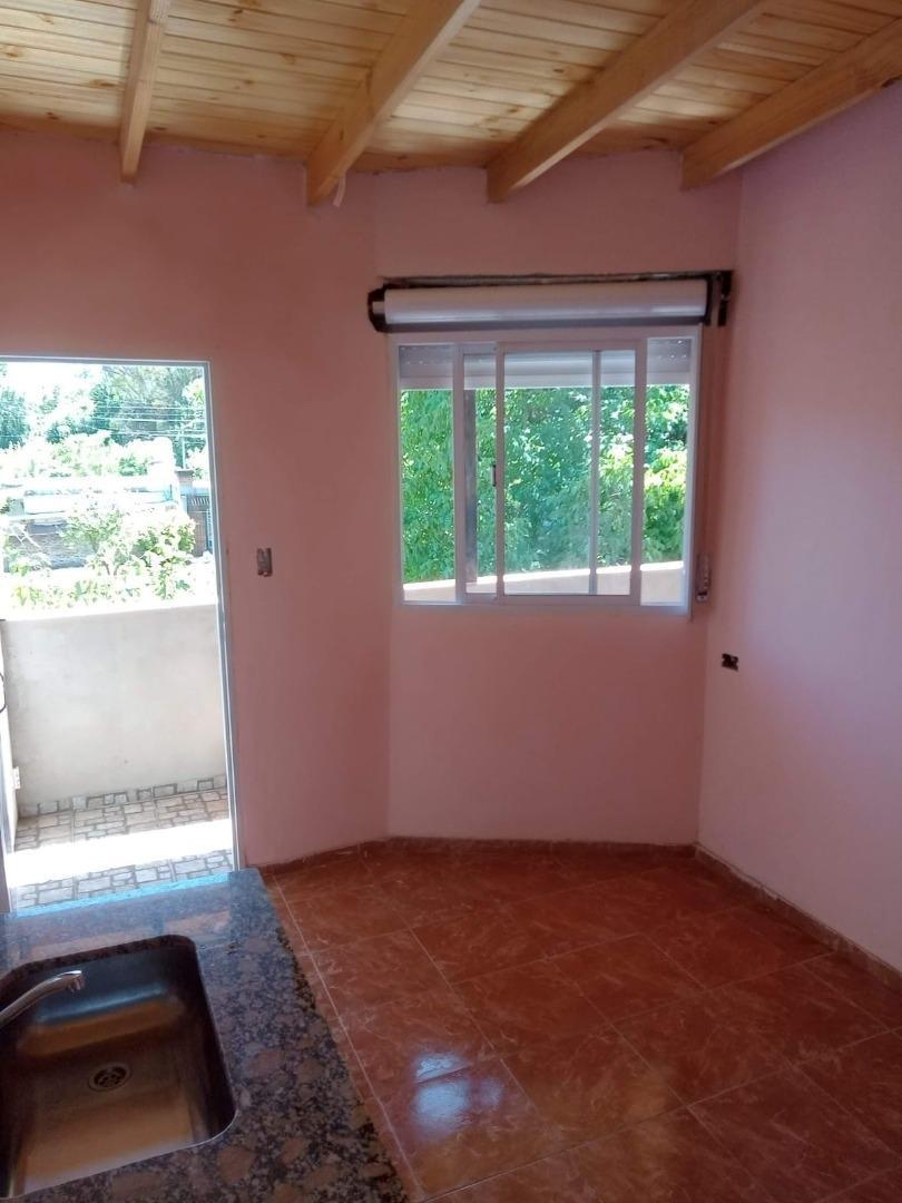 Depto Tipo Casa en Alquiler en Ituzaingo Sur, $ 340.000