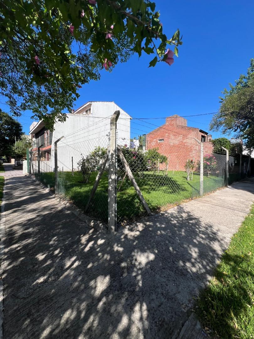 Lote en Barrio San Carlos Excelente Esquina