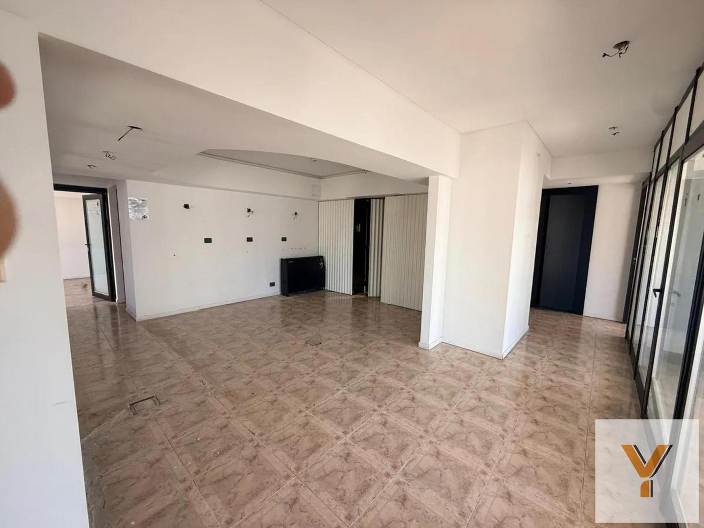 Oficina en venta - 8 Despachos 4 Baños - Balvanera
