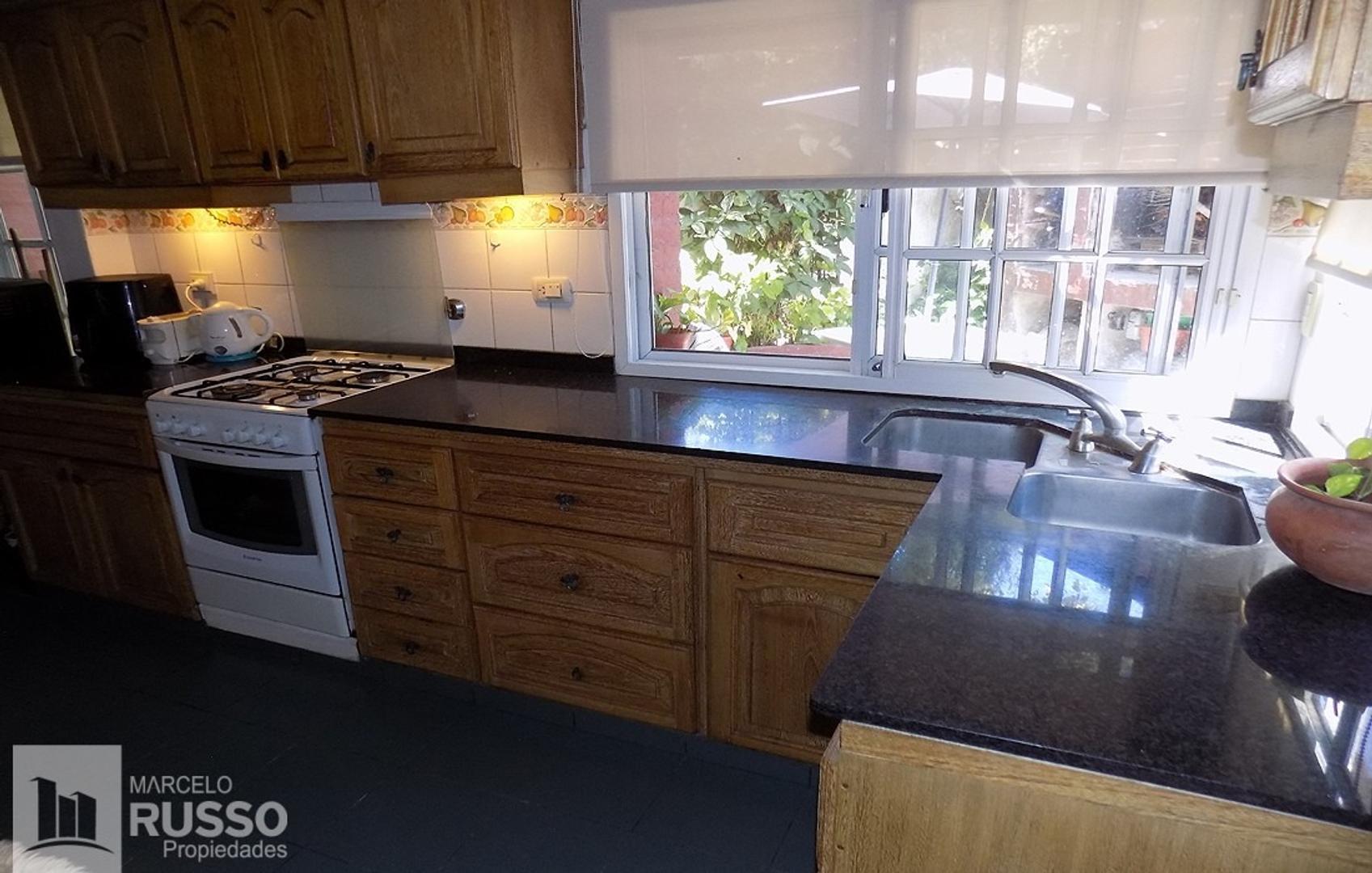 IMPECABLE CHALET 4 AMBIENTES