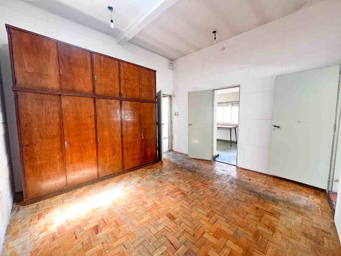 VENTA CASA 4 AMBIENTES MAS MONOAMBIENTE