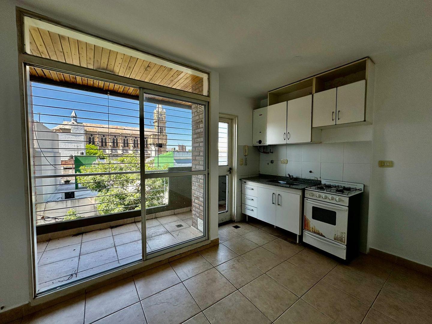 Carrasco y Av. Alberdi