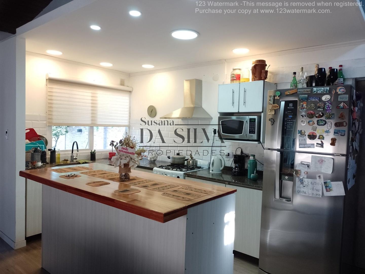 Hermosa Casa con Espacio Verde y Pileta en Marcos Paz Urbano