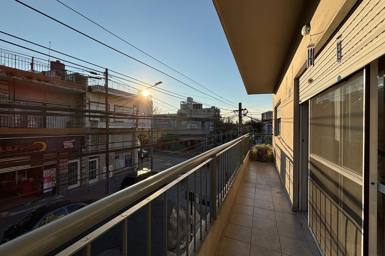 CASA 4 AMBIENTES EN VENTA SANTOS LUGARES TERRAZA