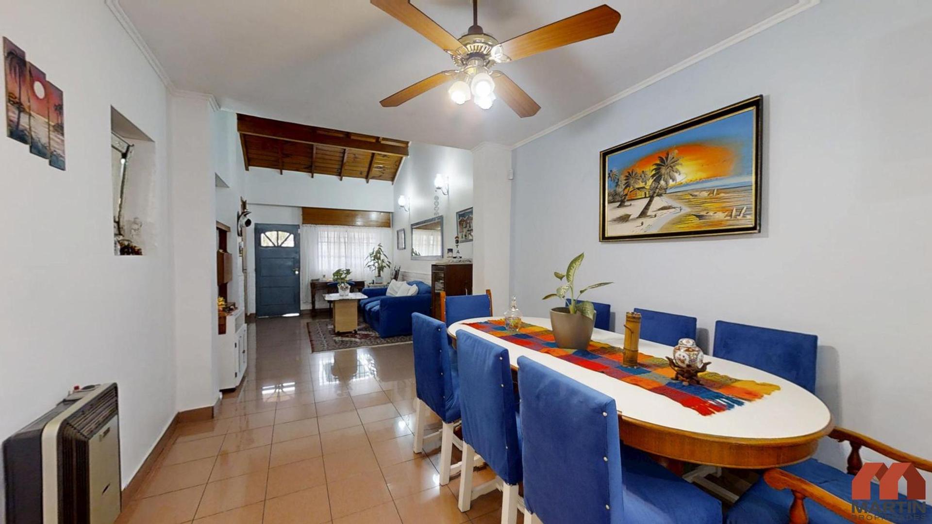 Casa en Venta con 1 cochera