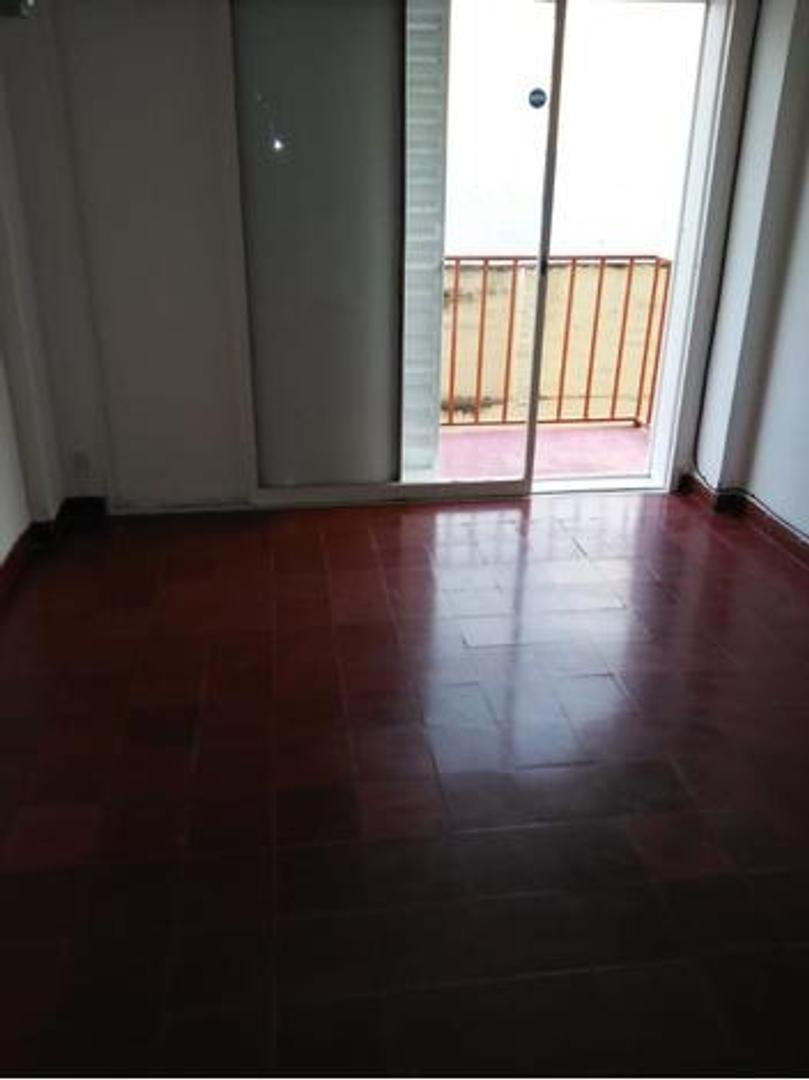 Soldado Ruiz 2065 , Piso 1
