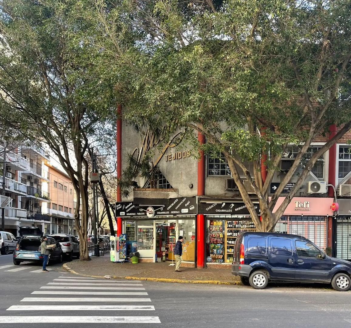 Espectacular Lote en esquina V.Obligado y Roosevelt