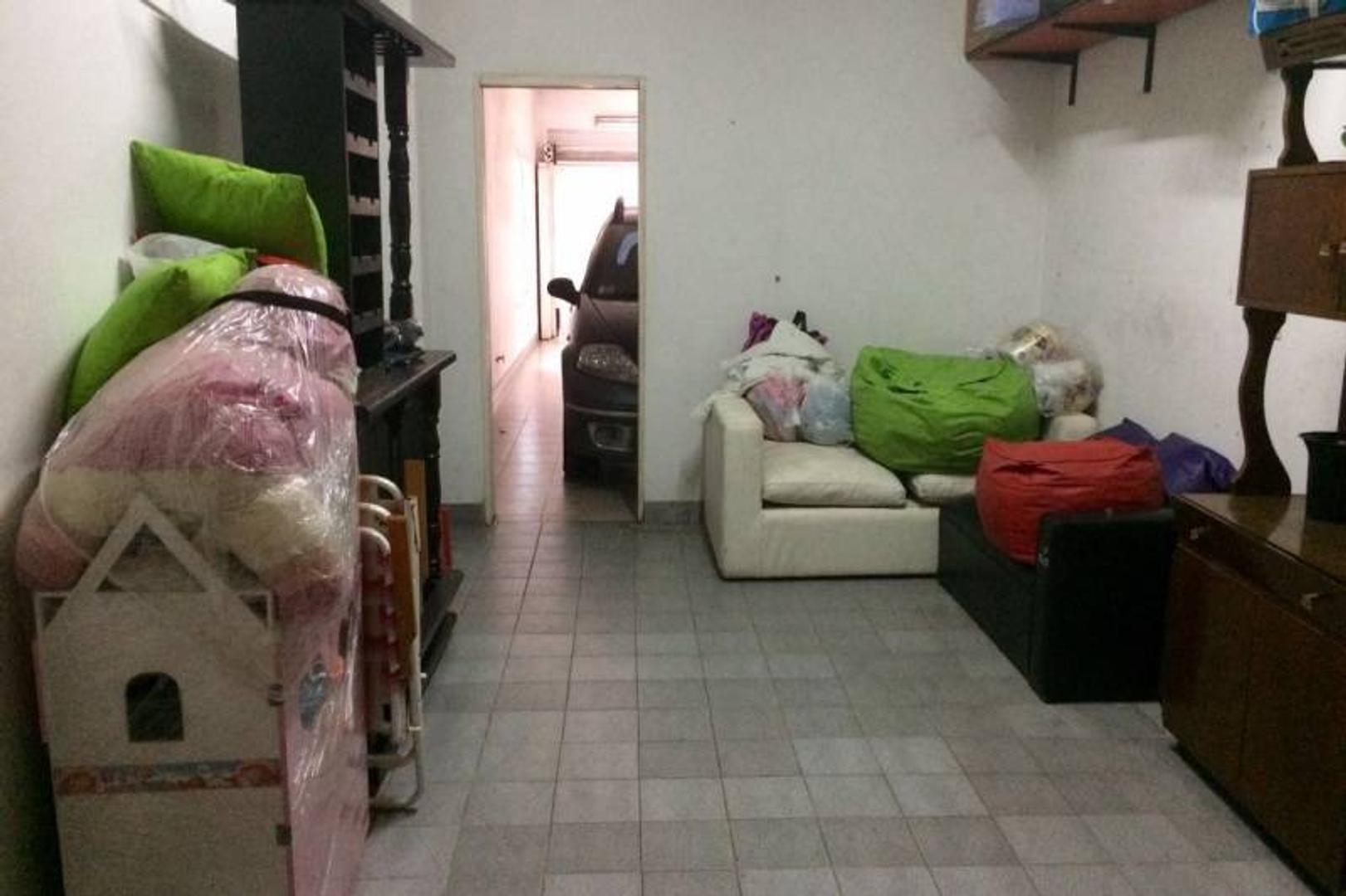 Casa en Venta en Isidro Casanova, USD 130.000