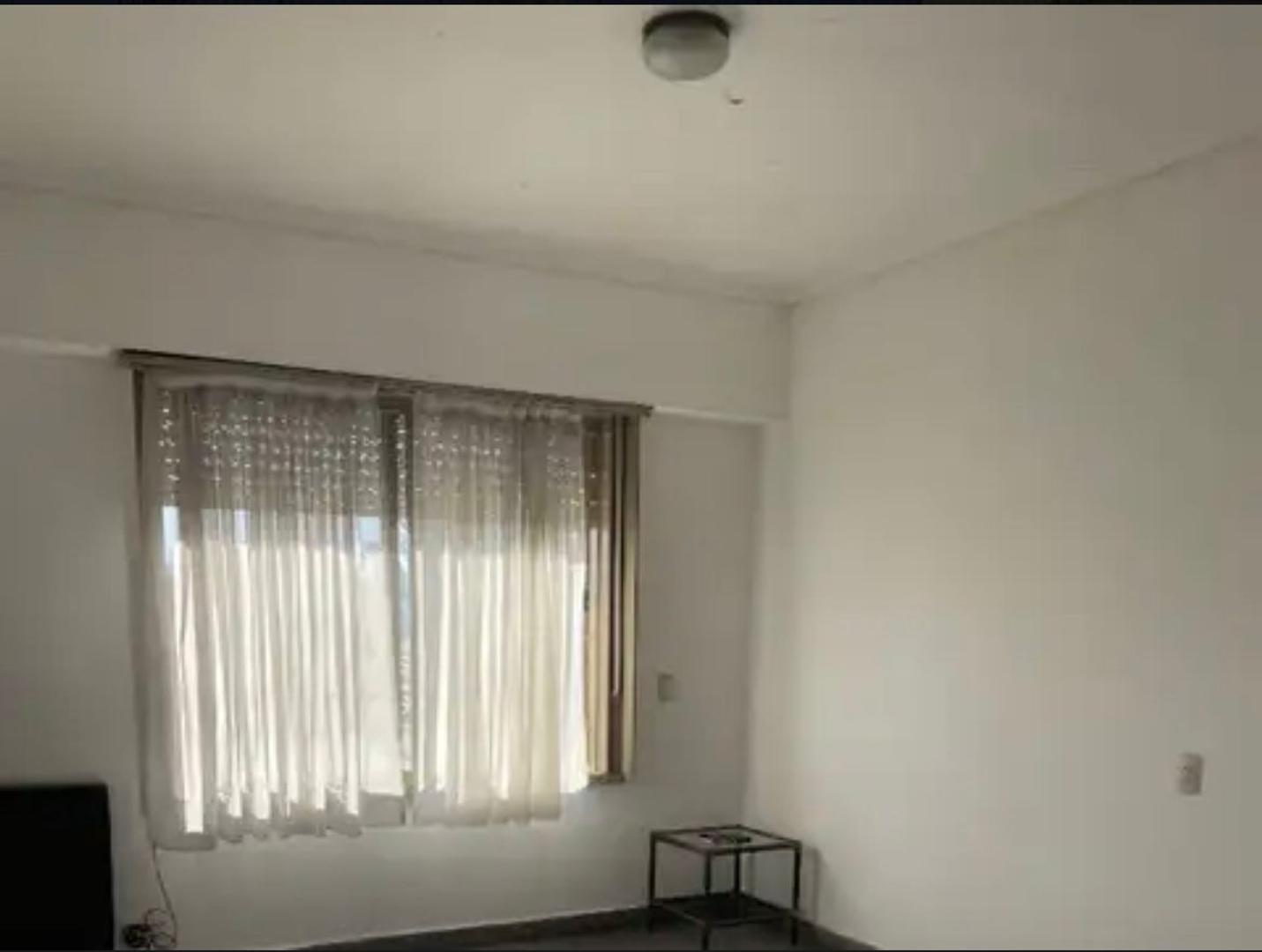 Depto Tipo Casa en Venta 50 años