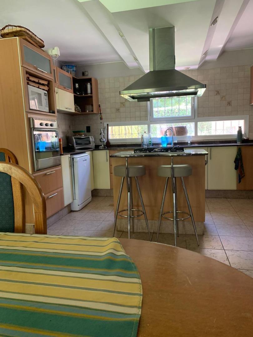 Casa 4 ambientes con 3 baños