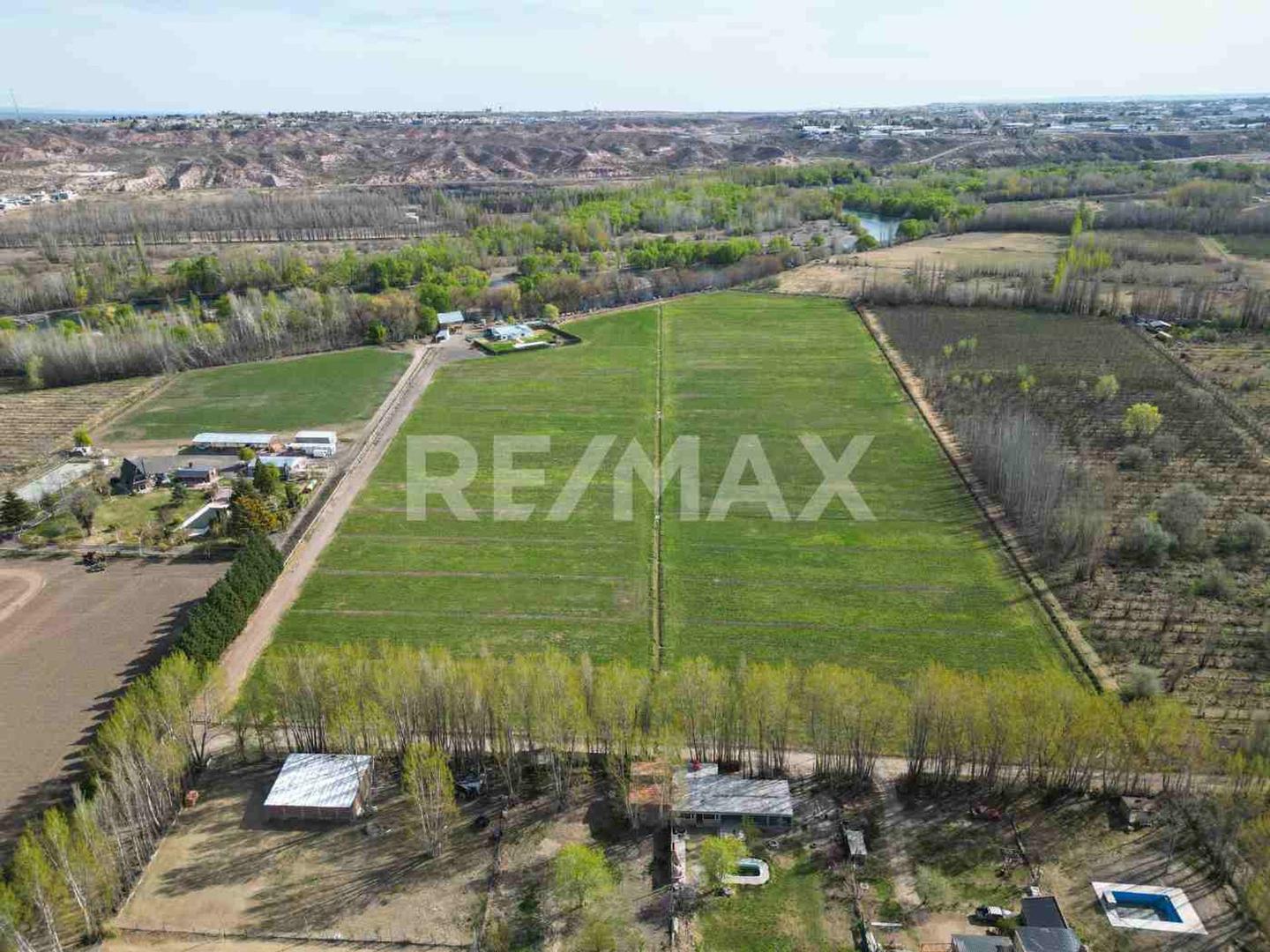 Calle rural A5-4   Paraje 4 Esquinas, R8324 Cipolletti, Río Negro 100