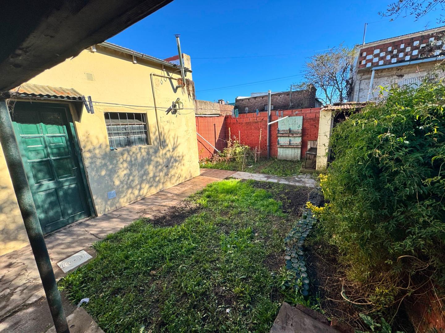 SE VENDE CASA CON LOCAL   AYACUCHO
