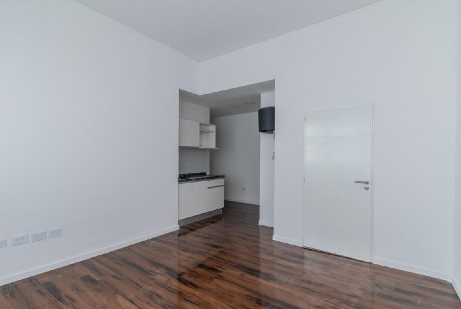 Venta Planta baja ambiente estrenar luminoso Monserrat