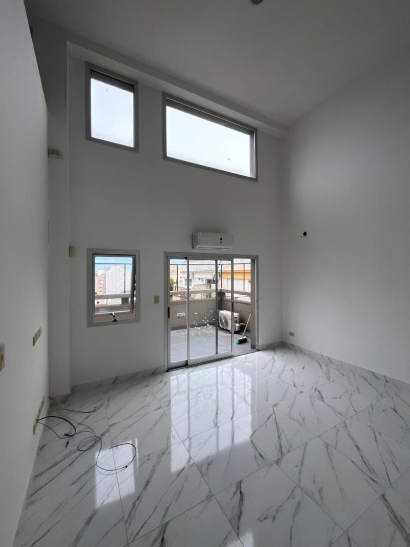 AMPLIO DUPLEX EN VENTA  OLIVOS.