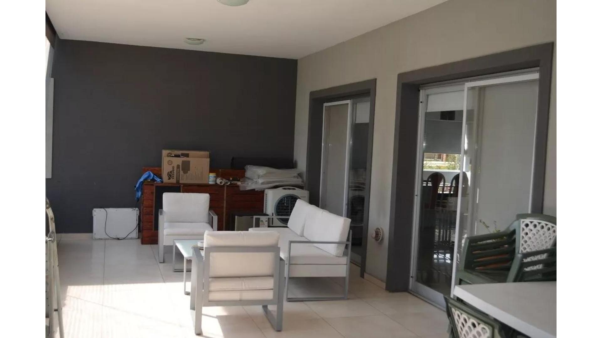 Casa en Venta en La Reja, USD 237.000