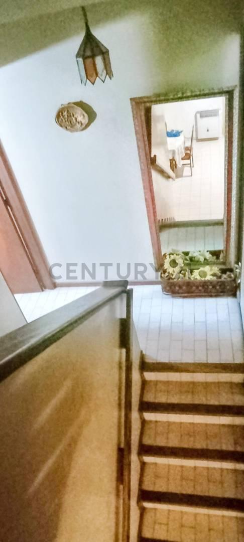 Century 21 López vende casa esquina de dos plantas en ciudad de Mendoza