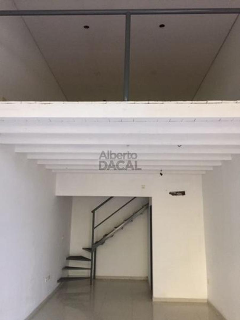 Local en Alquiler en City Bell, $ 850.000