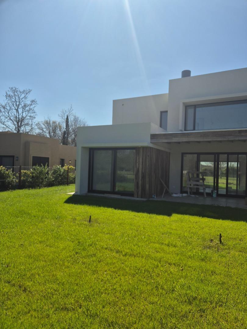 Casa en Venta en Centauros Polo Club, USD 550.000