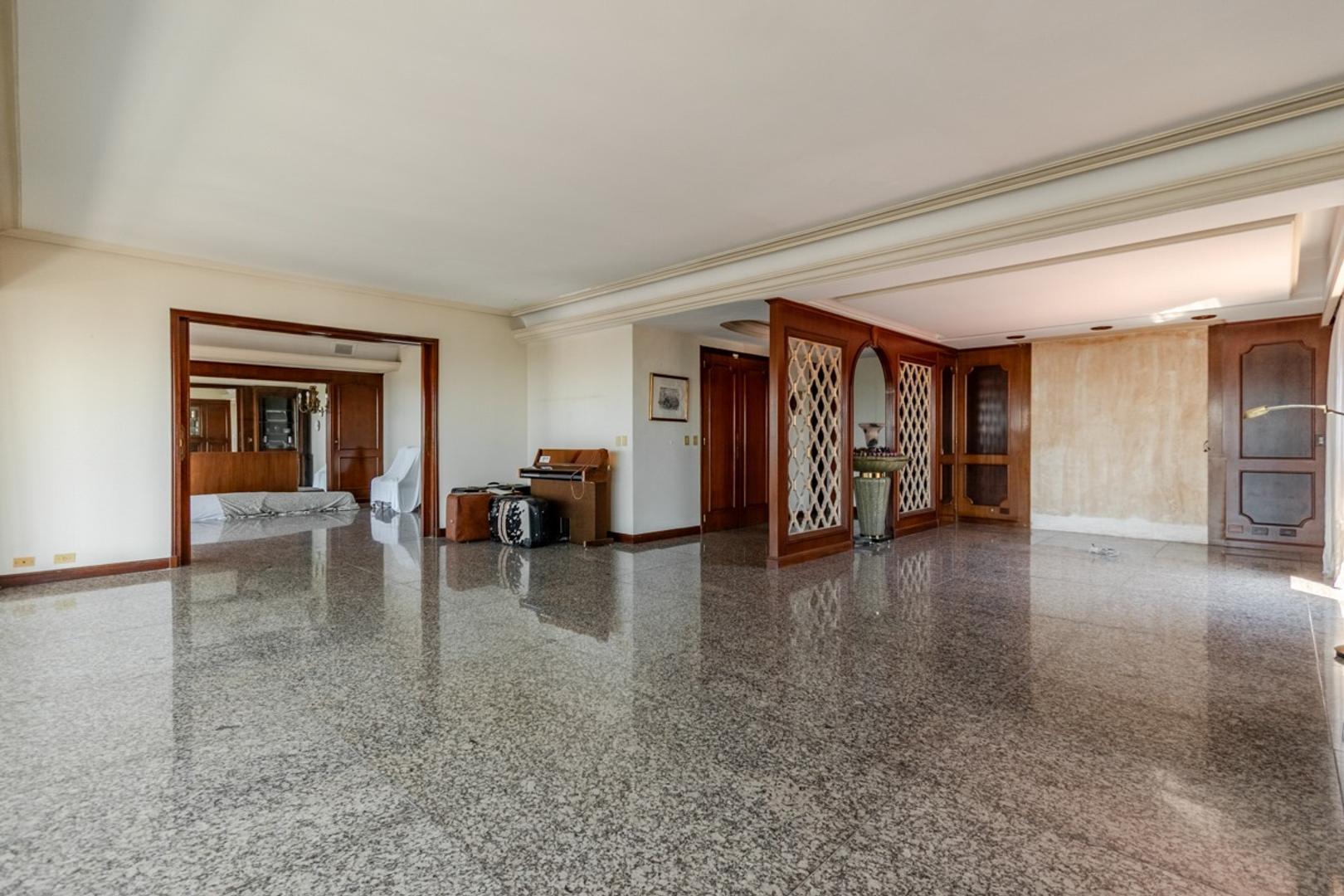 Departamento en Venta con 2 cocheras