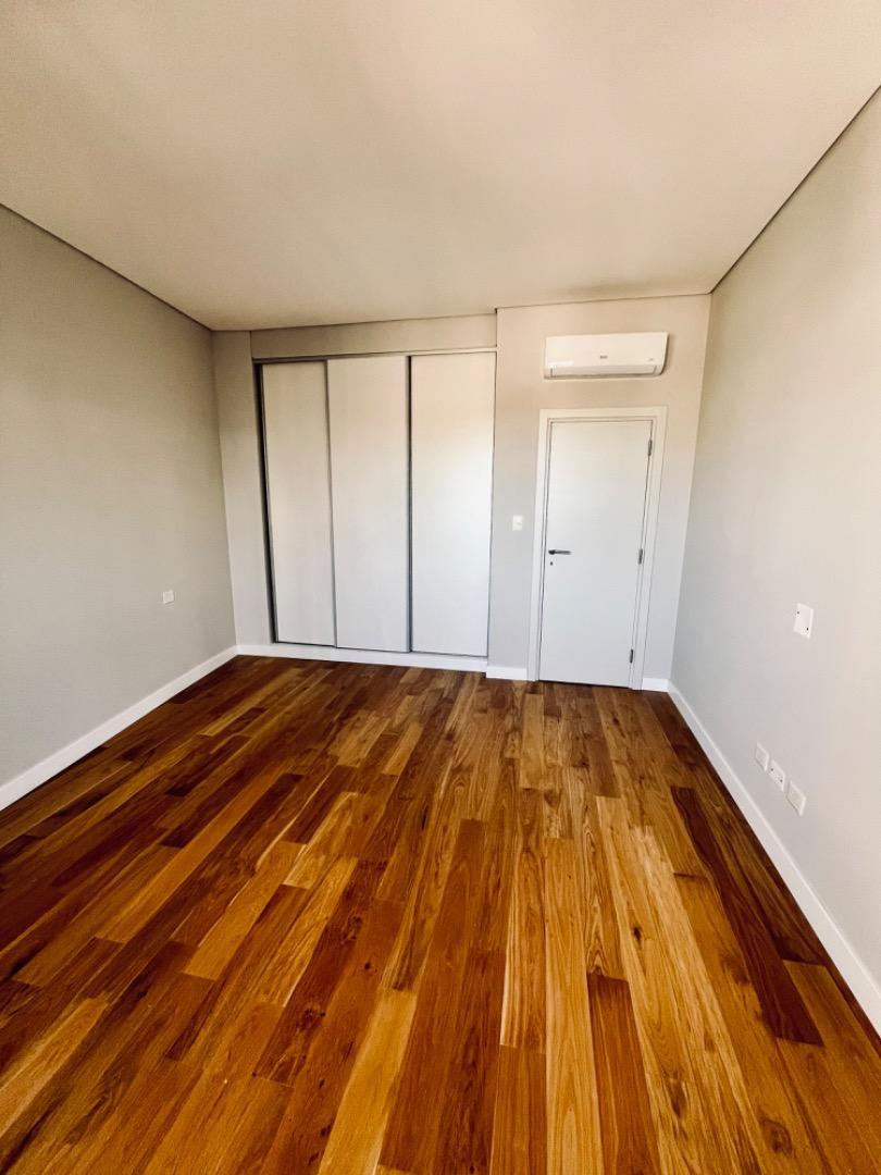 Del Portal 35 , Piso 2