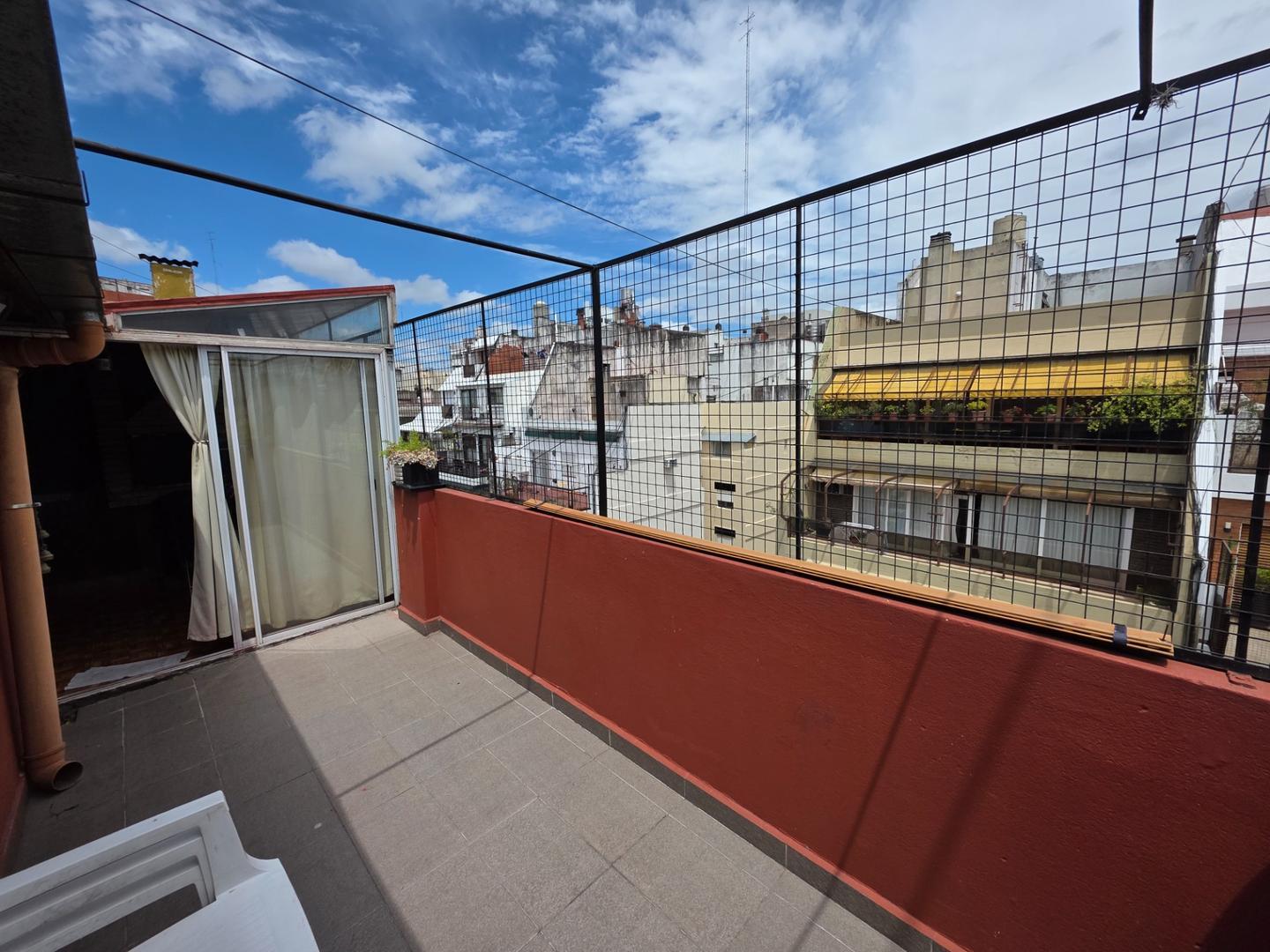 Departamento 6 ambientes con 2 baños