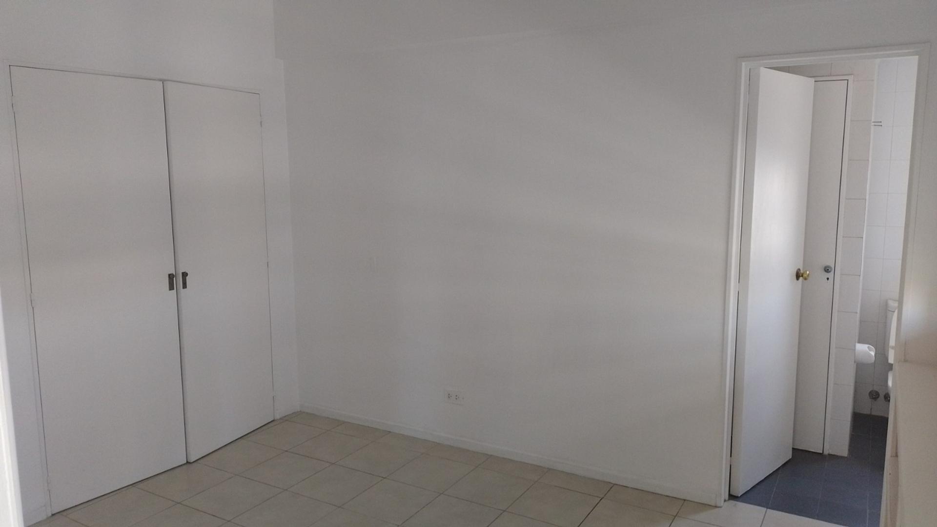 Casa 2 ambientes con 1 baño