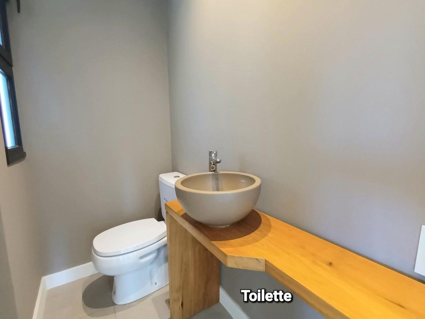 VENTA CASA ESTRE MANZAN ST CLARA 3 DORM LOTE 859M2