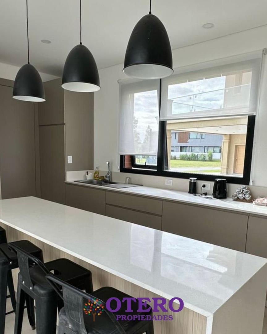 Casa en Venta barrio privado Terralagos