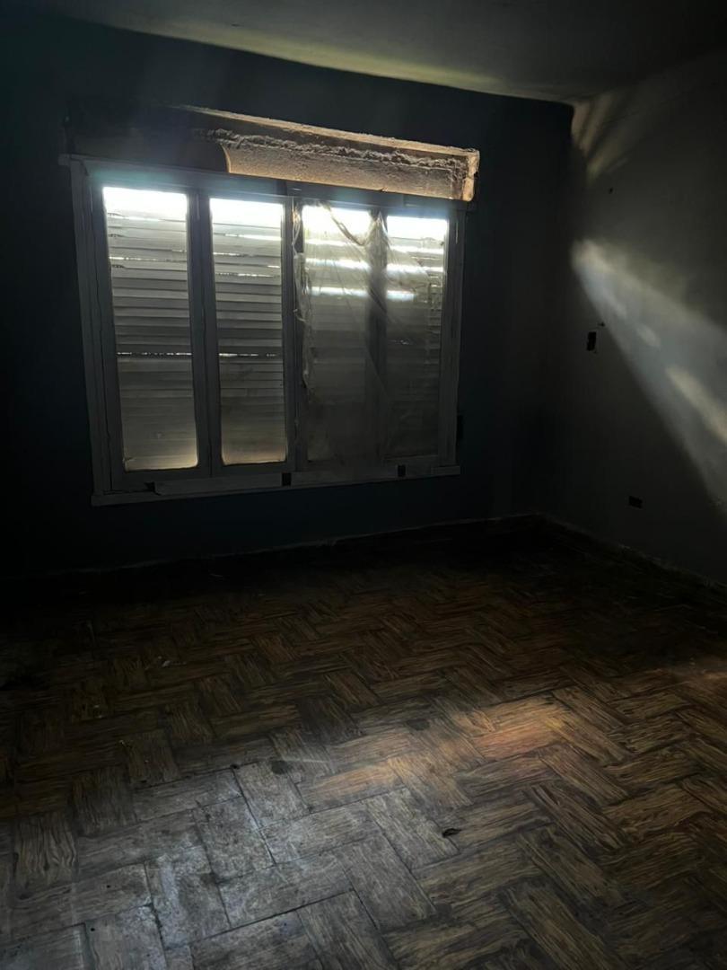 VENTA CASA DE 3 AMBIENTES A RECICLAR