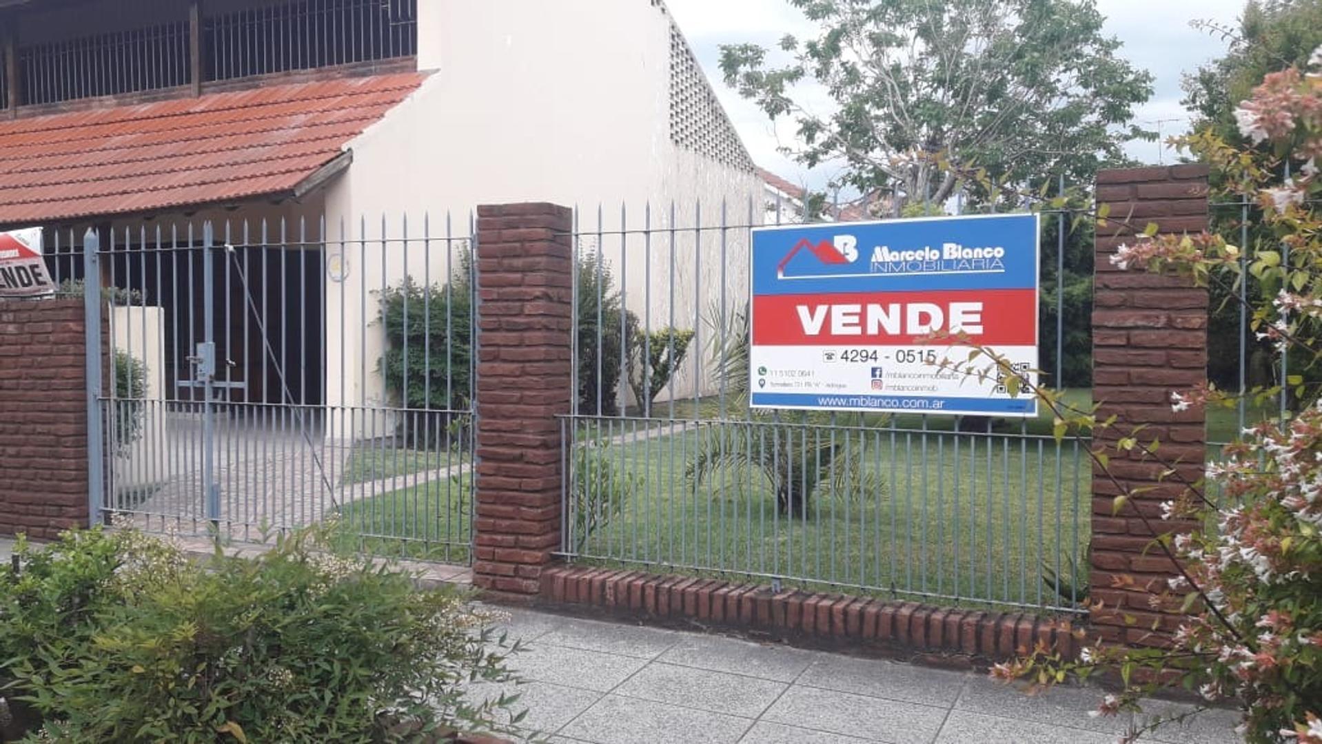 CHALET EN EXCELENTE UBICACIÓN  LOTE DE 20 X 22,80 M2 