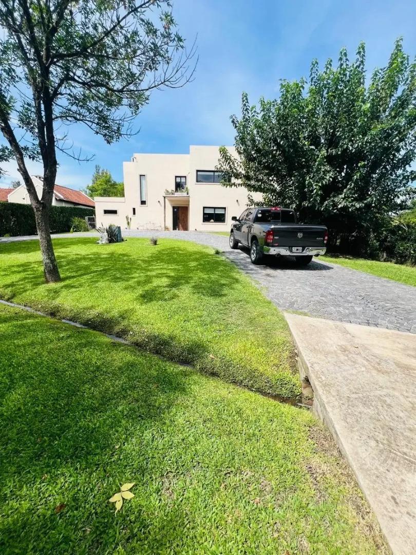 Av. Bartolomé Mitre 800